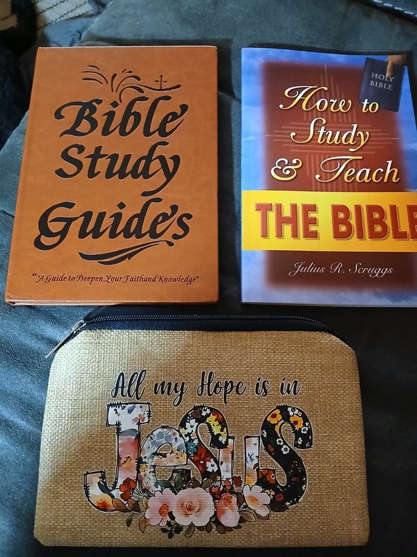 3 Pc Bible Study Set. 2 Books And Pencil Bag. English, Christian, New! Unisex,