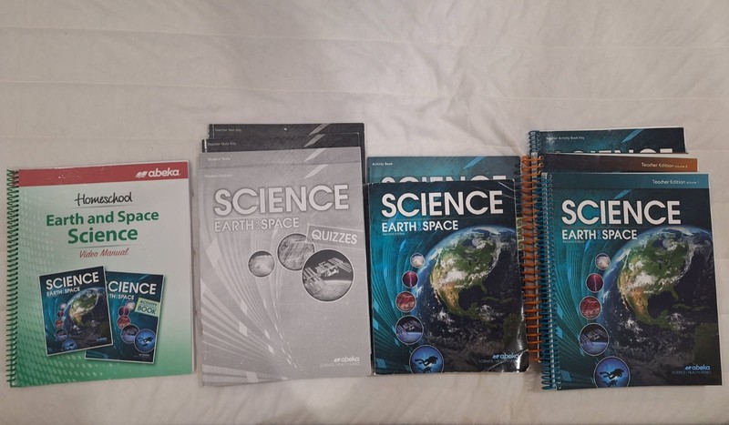 Abeka Earth and Space Science, Student/Teacher Set (Text, Test, Keys) 8th Grade