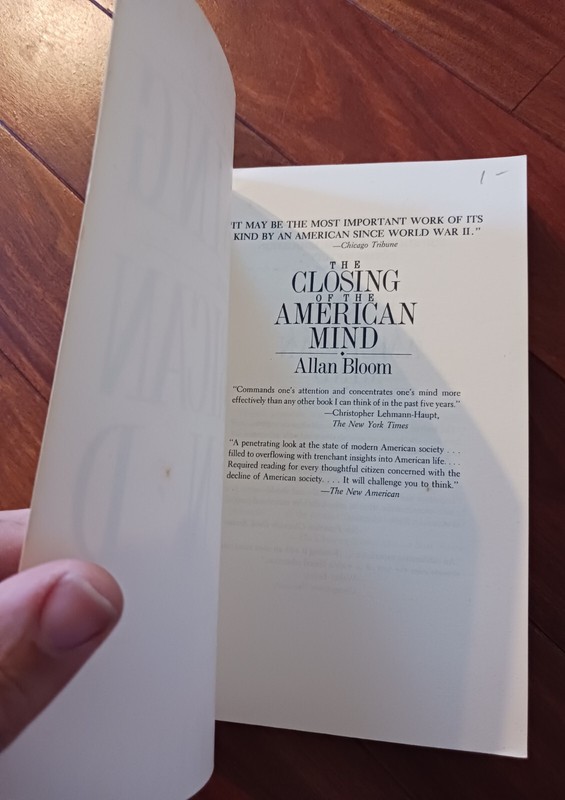 The Closing of the American Mind - Paperback By Bloom, Allan - GOOD gallery