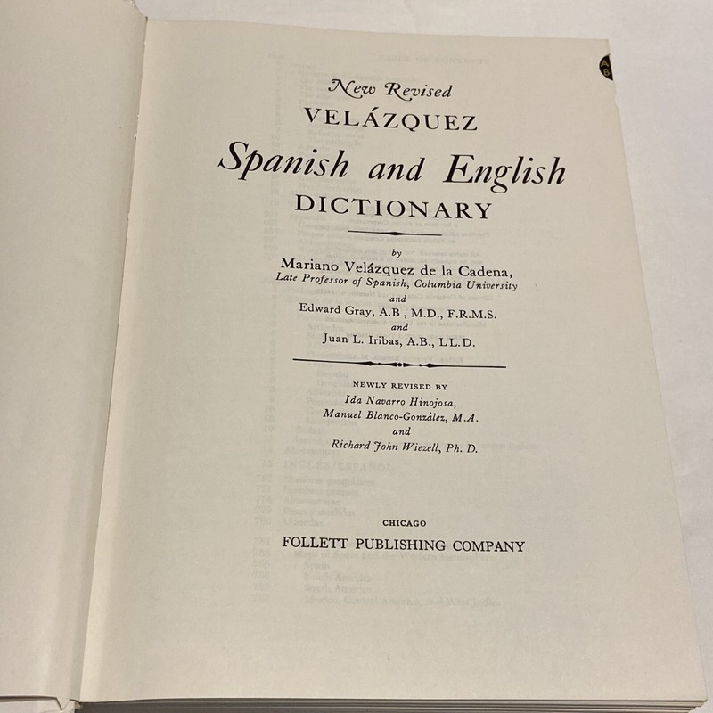 (NEW CENTURY) NEW REVISED SPANISH AND ENGLISH DICTIONARY 1974 gallery