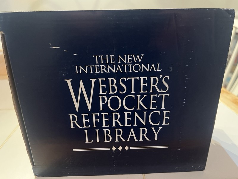 Websters Pocket Reference Library