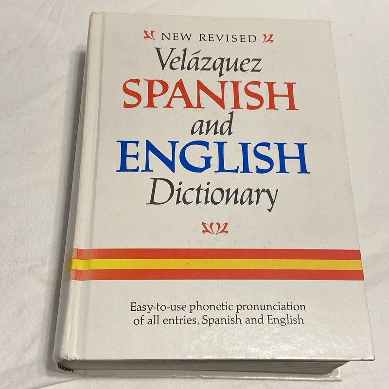(NEW CENTURY) NEW REVISED SPANISH AND ENGLISH DICTIONARY 1974