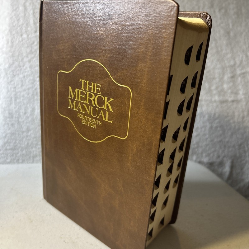 THE MERCK MANUAL: 1982, FOURTEENTH EDITION, Third PRINTING, HARDCOVER, Vintage.
