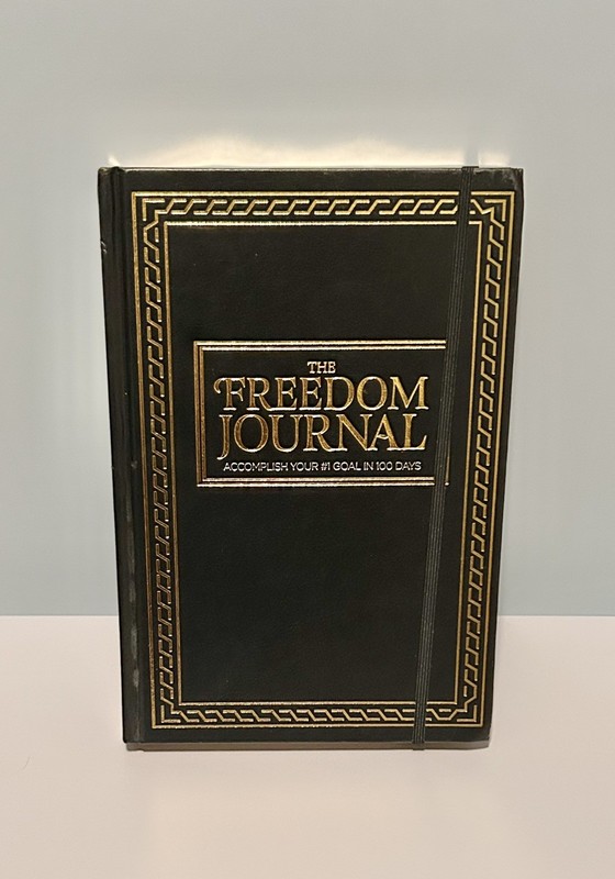 The Freedom Journal Accomplish Your Goal In 100 Days by John Lee Dumas