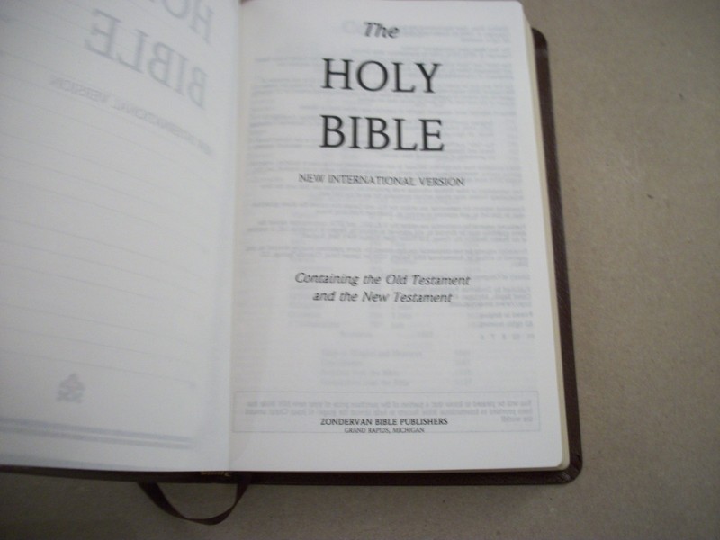 NIV Thinline Bible 1996 Burgundy Bonded Leather Ribbon Marker Red Line Edition gallery