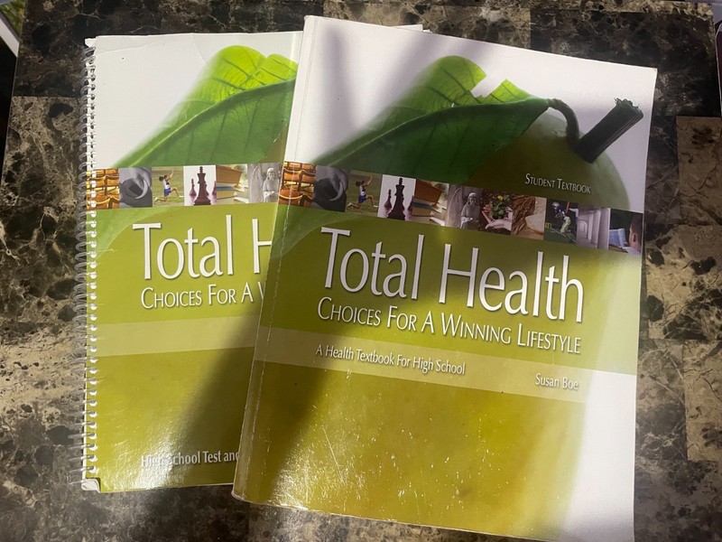 Total Health Choices for a Winning Lifestyle Student Book + Test Quiz Book Set