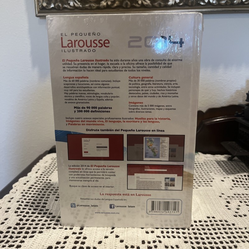 El Pequeno Larousse Ilustrado 2014 (Spanish Edition) Hard Cover - Sealed- gallery