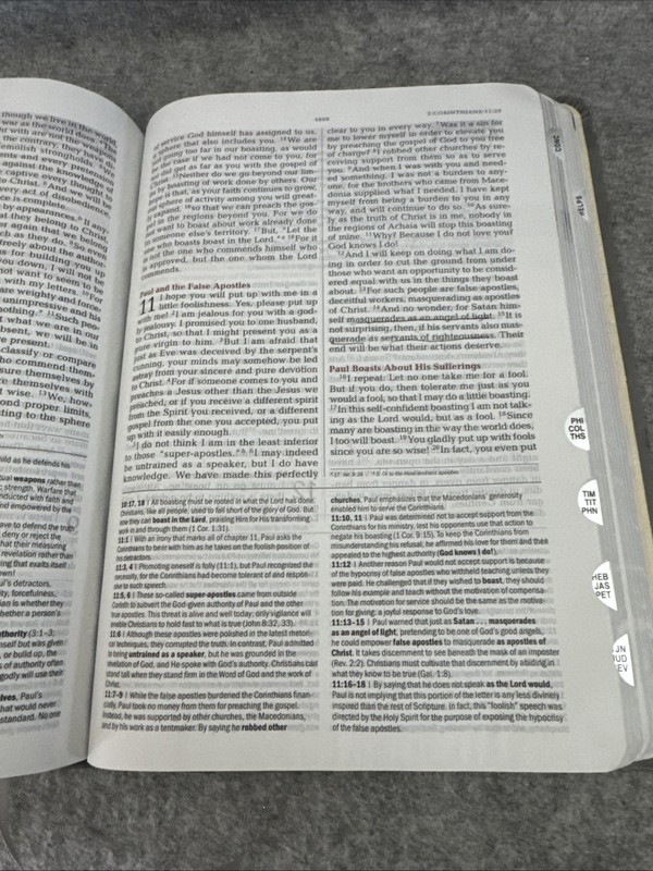 The Jeremiah Study Bible, NIV: (Gray W/ Burnished Edges) Leatherluxe Worthy gallery