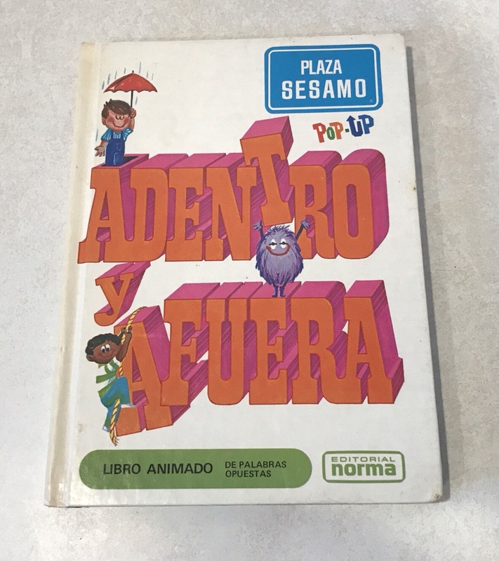 Plaza Sesamo Adenteo y Afuera Libra Animado Vintage Spanish Language Pop Up Book