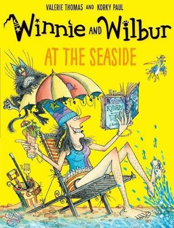 Winnie and Wilbur at the Seaside by Valerie Thomas (English) Paperback Book