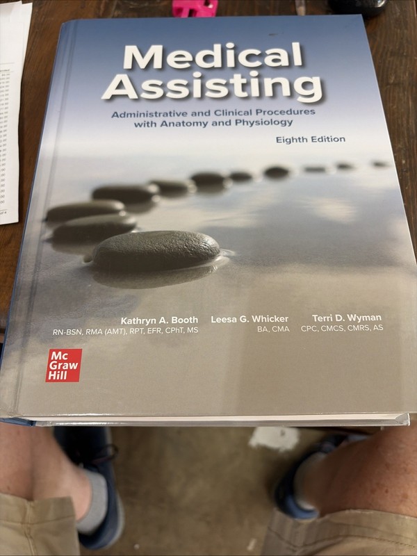 Medical Assisting: Administrative and Clinical Procedures 8e Hardback New