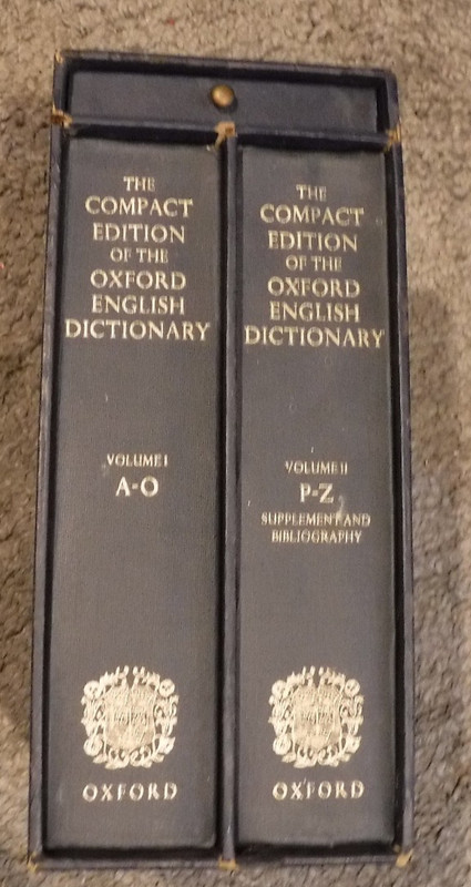 Compact Edition Oxford English Dictionary vol. 1 &2 (1972 hc G) w/ lens OED