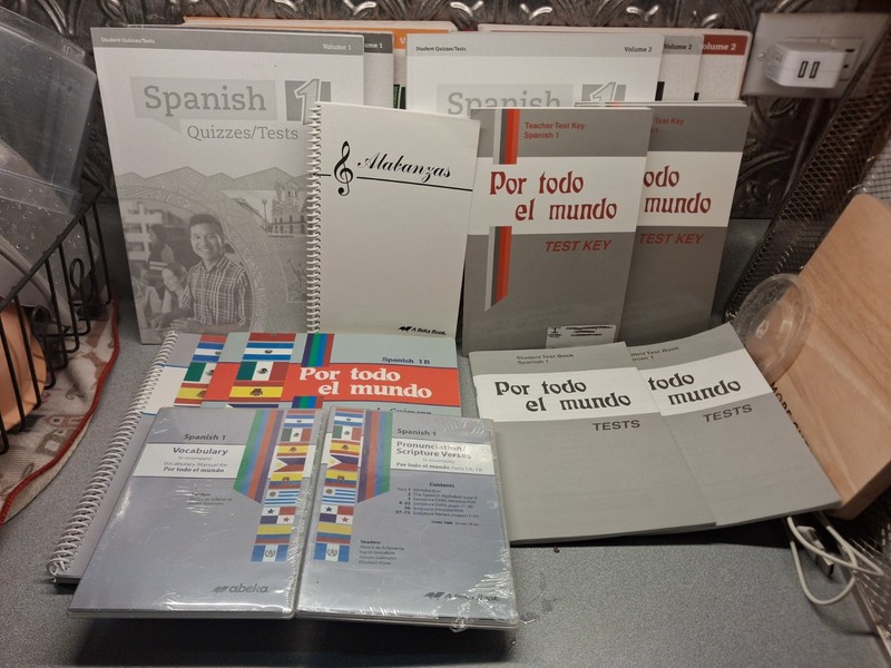 A Beka Book Spanish 1 Almost Complete Set Like New!!!!! Very Nice