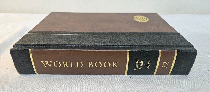 1974 The WORLD BOOK Encyclopedia RESEARCH GUIDE & INDEX Hardcover Book EXCELLENT
