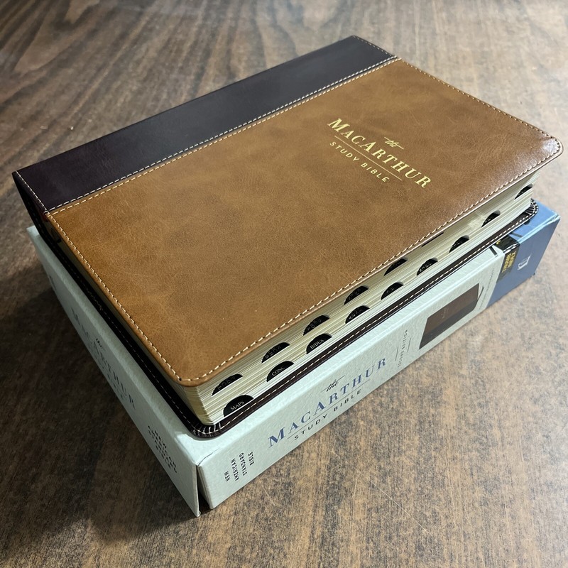 NASB 1995 MacArthur Study Bible Thumb Indexed – Mahogany LeatherSoft