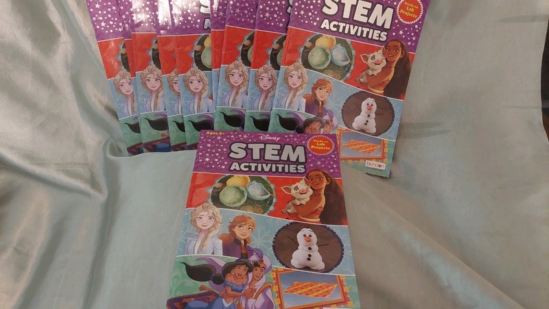 Disney STEM Activities Book Ages 6+ Aladdin Frozen 2 Moana Bendon 2021