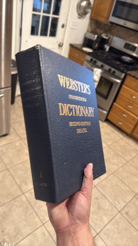 Websters New Universal Unabridged Dictionary Deluxe Second Edition HC