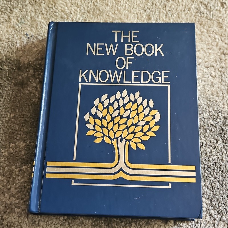 The New Book of Knowledge Vol 1A by Grolier 2002 Illustrated Hardcover