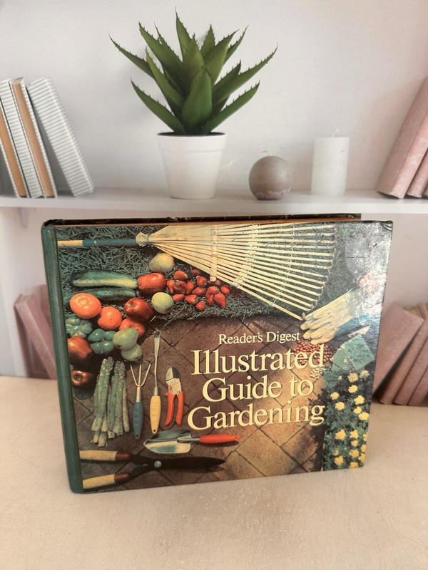 Reader’s Digest Illustrated Guide to Gardening Vintage
