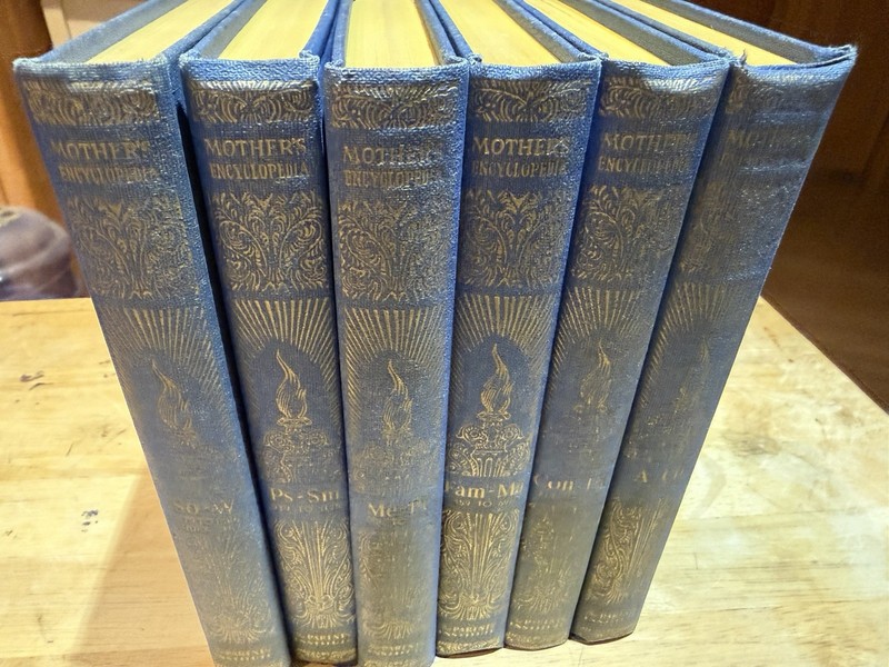 Mothers Encyclopedia 1949 Hard Back Books (6) Volume Set Complete 1-6