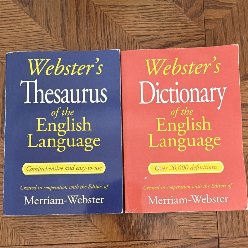 Webster’s Dictionary and Thesaurus of the English Language Set Paperback Bendon