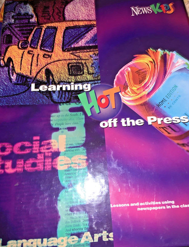 NewsKids Learning Hot Off The Press Teaching Kit Binder Lesson 2 VHS Lot