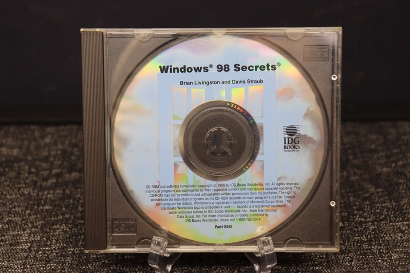 Windows 98 Secrets by Livingston & Straub Original CD-ROM