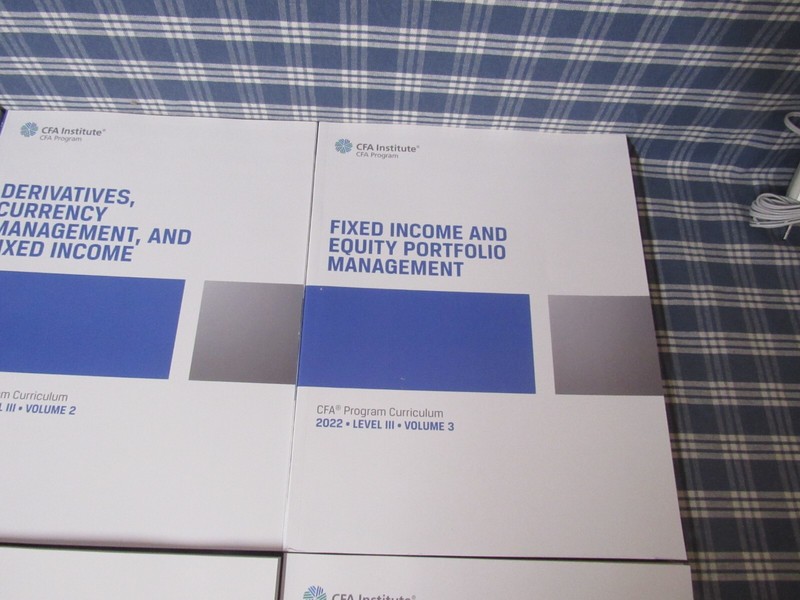 CFA Institute Program Curriculum Level III 2022 Paperback New Open Box FREE SHIP gallery