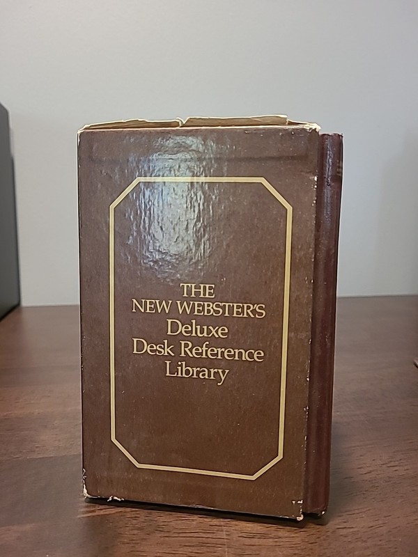 The New Webster’s Deluxe Desk Reference Library 5 Hardcover – Good