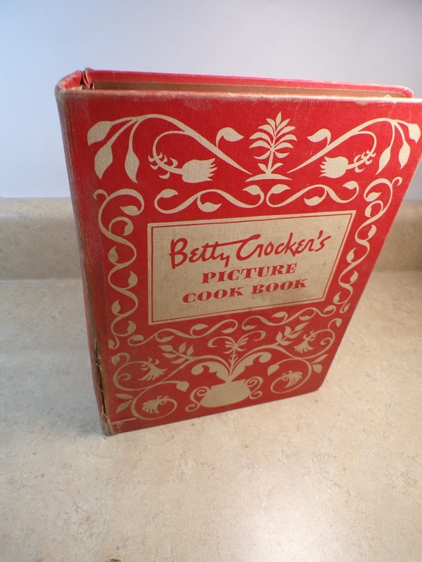 BETTY CROCKER’S PICTURE COOKBOOK 3 Ring HB Binder Lot B