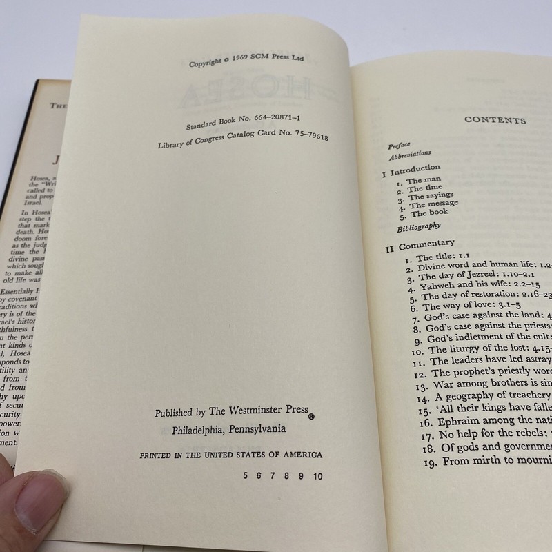 Hosea the Old Testament Library Commentary James Luther Mays Hardback Book 1969 gallery