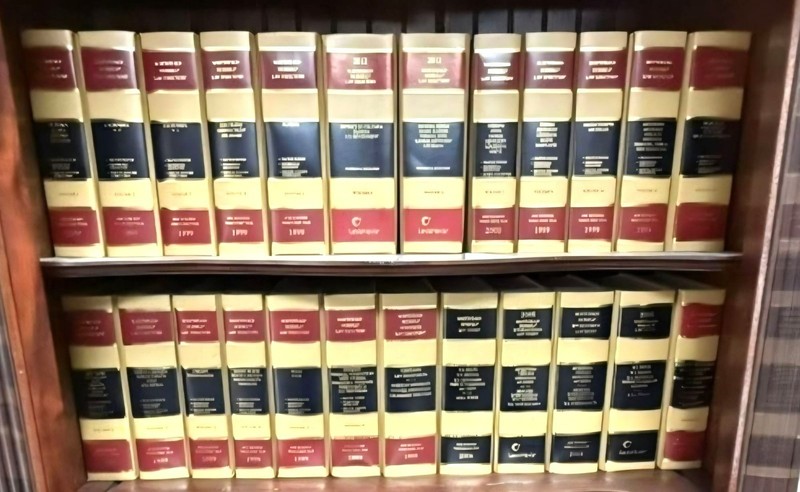 Martindale-Hubbell 2000’s Law Digest & Directory/1999Law Directory Lexis Nexis