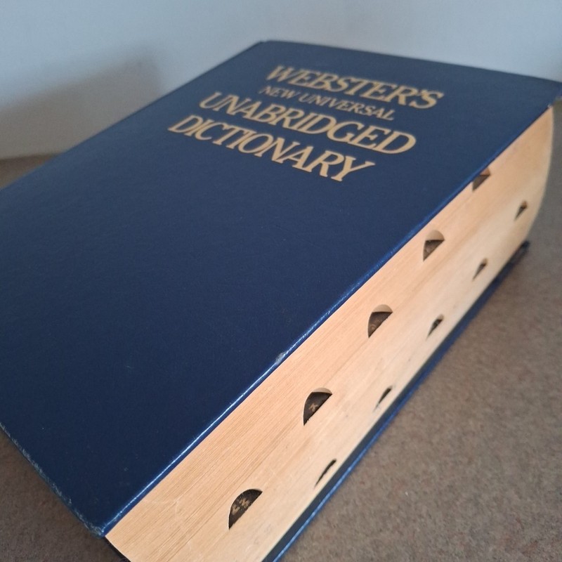 Webster New Universal Unabridged Dictionary Deluxe Second Edition 1983