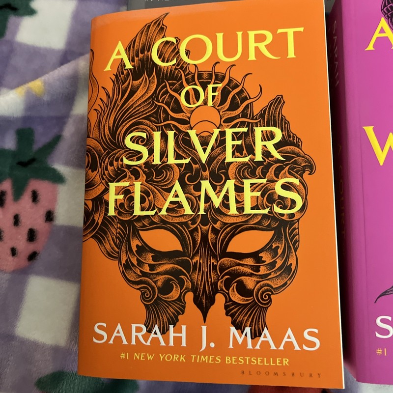 A Court of Thorns And Roses Paperback Books 2-6 (5 books) 4 Paperback 1 Hard gallery