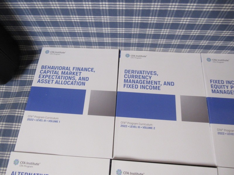 CFA Institute Program Curriculum Level III 2022 Paperback New Open Box FREE SHIP gallery