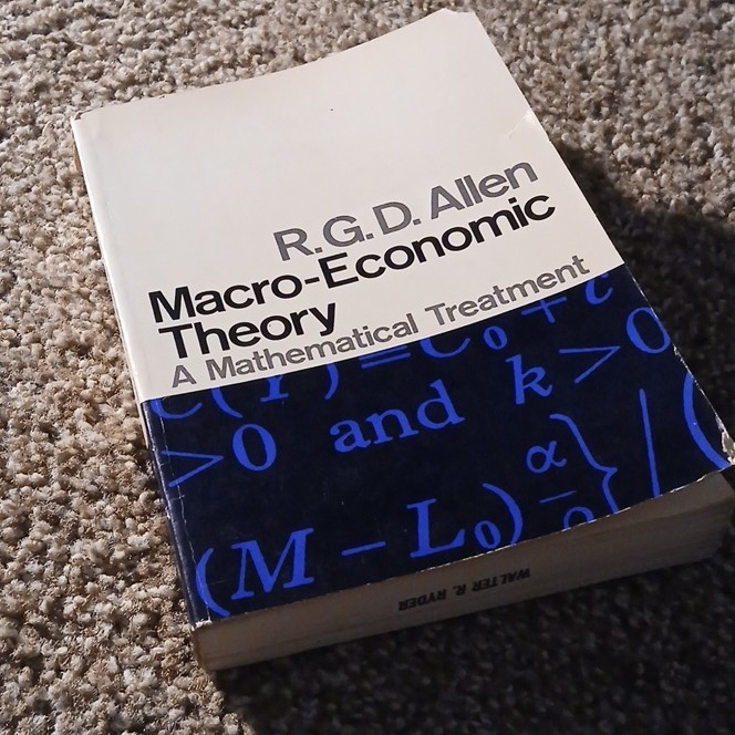 Macro-Economic Theory by R.G.D. Allen, St. Martin's Press 1967 Paperback gallery