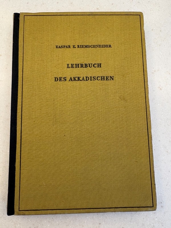 Lehrbuch des Akkadischen by Kaspar K Riemschneider, Leipzig, 1969