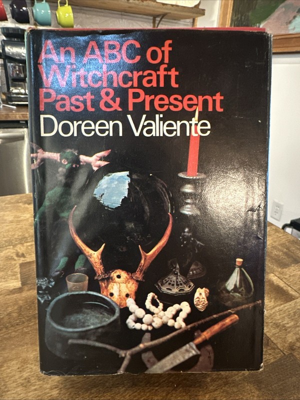 An ABC of Witchcraft Past & Present HC DJ 1973 Wicca & Paganism Doreen Valiente