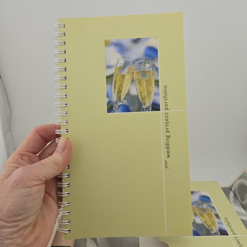 Your Wedding Organizer : 3-in-1 Organizer for Planning a Wedding LN gallery