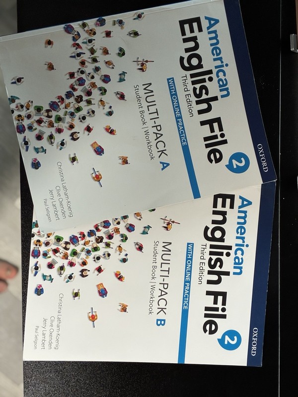 American English File Level 2 Student Book with Online Practice Multi-Pack A/B