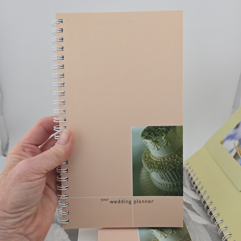 Your Wedding Organizer : 3-in-1 Organizer for Planning a Wedding LN gallery