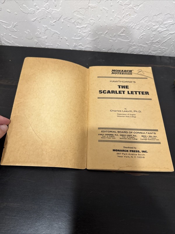 Vintage Book Nathaniel Hawthorne's The Scarlet Letter Monarch Notes 1965 gallery