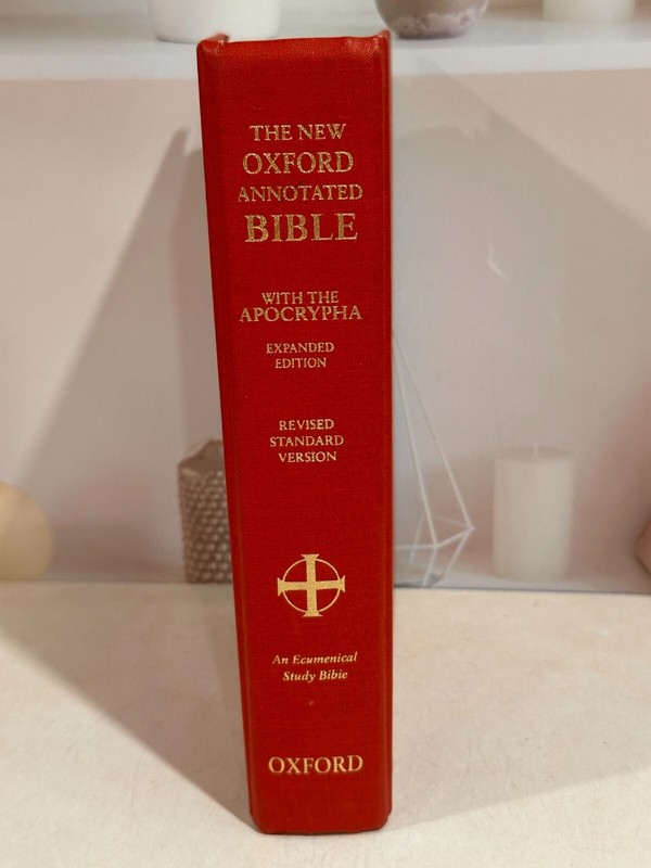 New Oxford Annotated Bible with Apocrypha Expanded Edition 1977 gallery