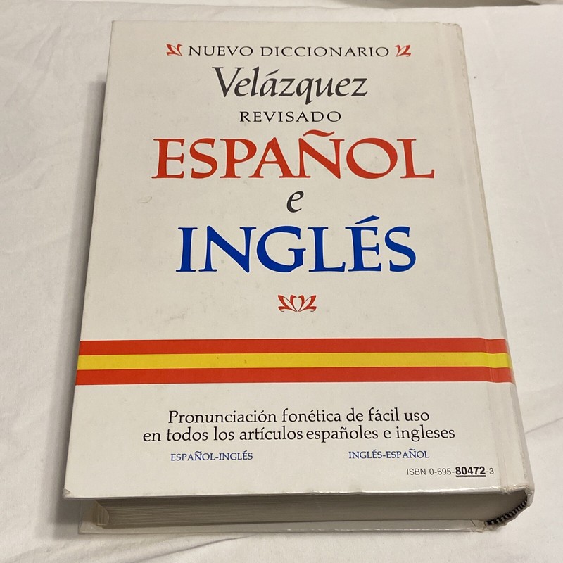 (NEW CENTURY) NEW REVISED SPANISH AND ENGLISH DICTIONARY 1974 gallery